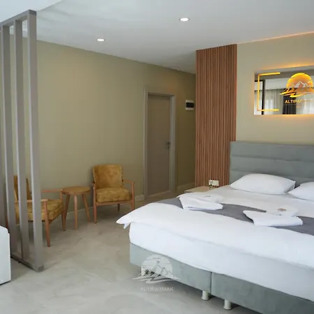 Hotel Altiparmak