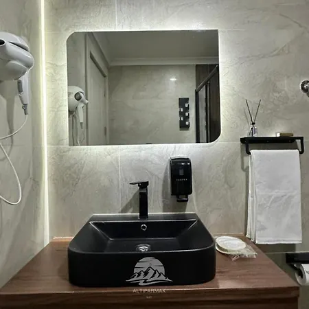 Altiparmak Hotel